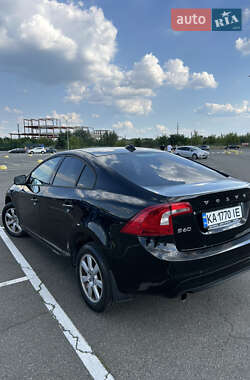 Седан Volvo S60 2013 в 