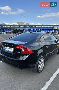 Седан Volvo S60 2013 в 