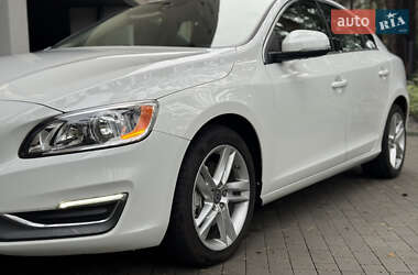 Седан Volvo S60 2013 в 