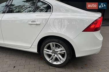 Седан Volvo S60 2013 в 