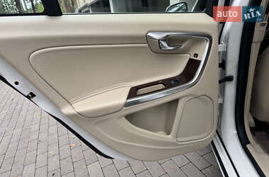 Седан Volvo S60 2013 в 