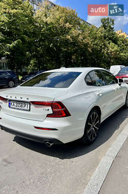 Седан Volvo S60 2020 в 