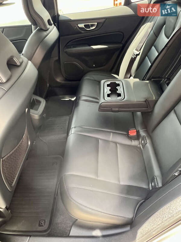 Седан Volvo S60 2020 в Киеве