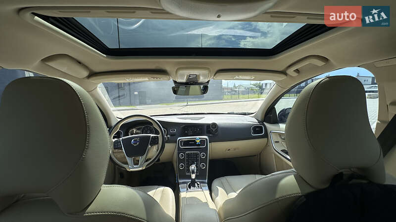 Седан Volvo S60 2014 в Ивано-Франковске