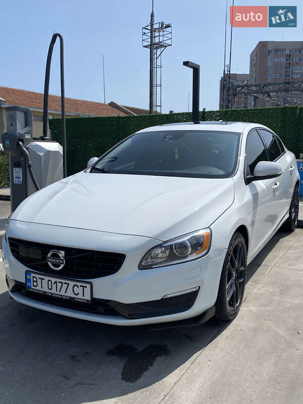 Седан Volvo S60 2015 в Измаиле