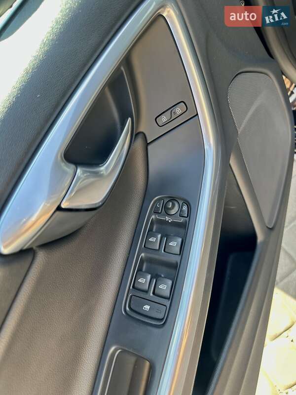 Седан Volvo S60 2014 в Тернополе