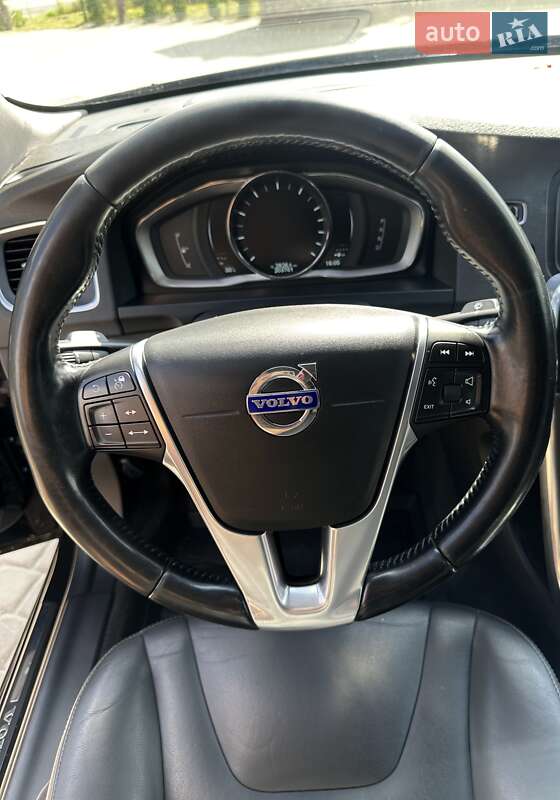 Седан Volvo S60 2014 в Тернополе