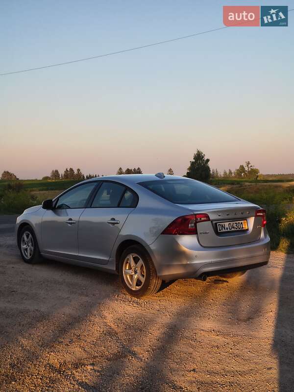 Седан Volvo S60 2016 в Радивилове