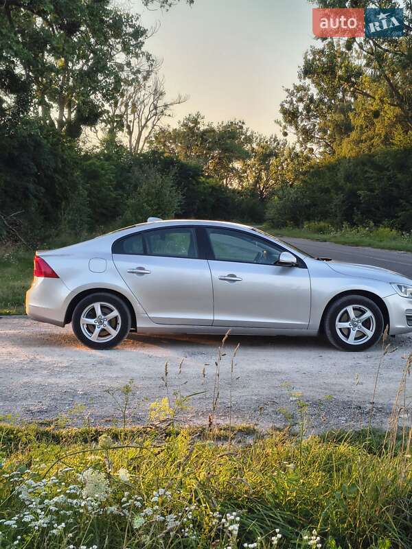 Седан Volvo S60 2016 в Радивилове