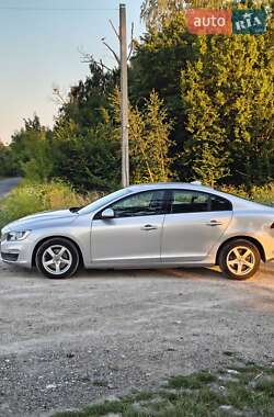 Седан Volvo S60 2016 в 