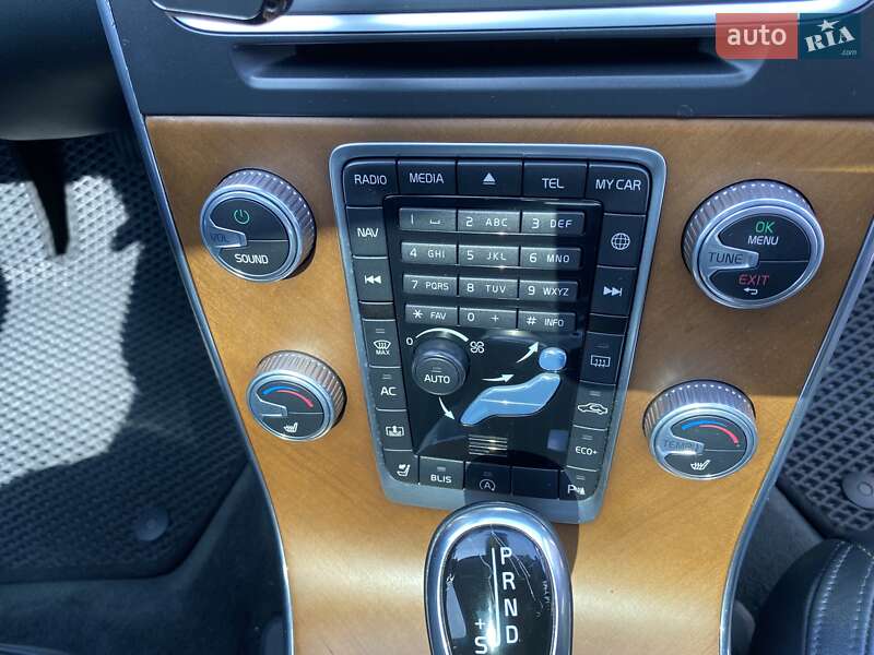 Седан Volvo S60 2015 в Измаиле