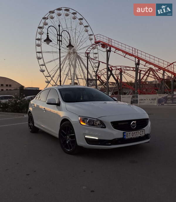 Седан Volvo S60 2015 в Измаиле