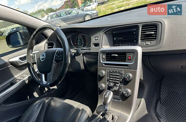 Седан Volvo S60 2013 в 