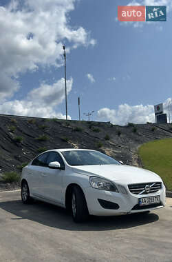 Седан Volvo S60 2011 в 
