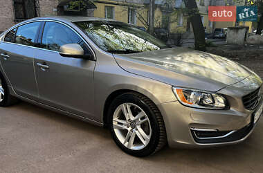 Седан Volvo S60 2014 в 