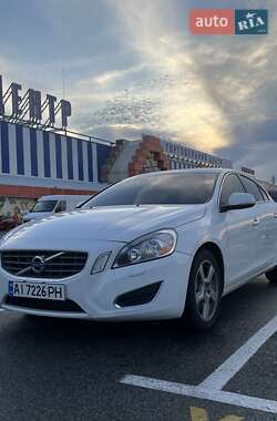 Седан Volvo S60 2012 в Киеве