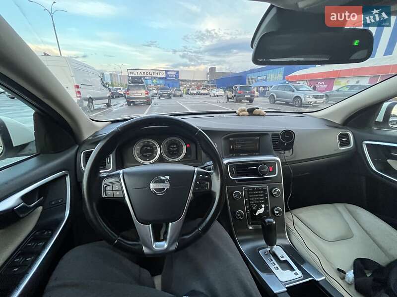 Седан Volvo S60 2012 в Киеве