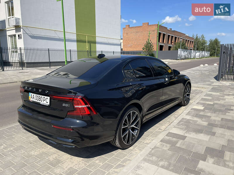 Седан Volvo S60 2024 в Киеве