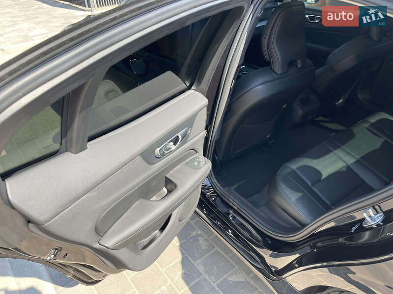 Седан Volvo S60 2024 в Киеве