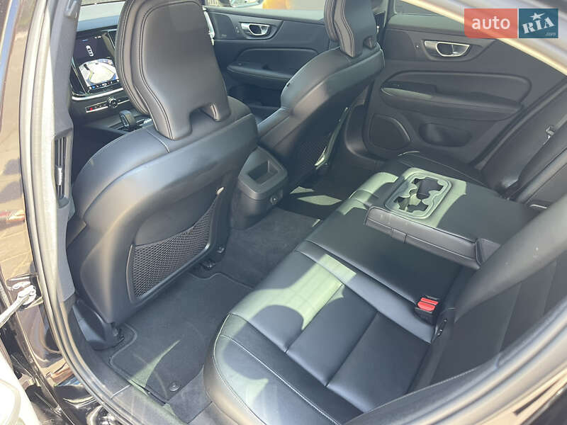 Седан Volvo S60 2024 в Киеве