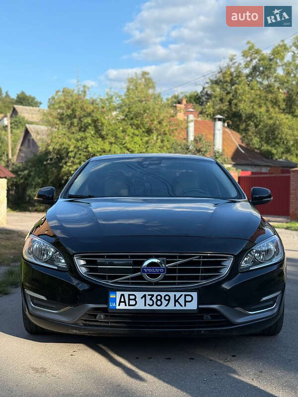 Седан Volvo S60 2013 в 