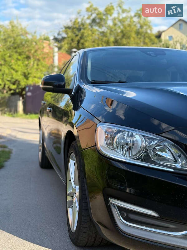 Седан Volvo S60 2013 в Виннице