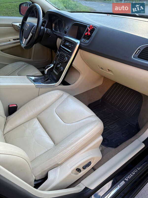 Седан Volvo S60 2013 в Виннице