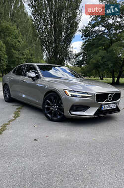 Седан Volvo S60 2020 в 