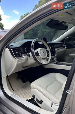 Седан Volvo S60 2020 в 