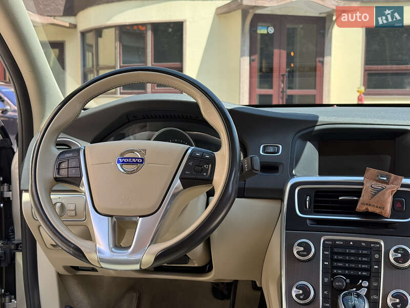Седан Volvo S60 2014 в Днепре