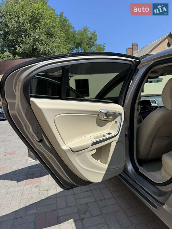Седан Volvo S60 2014 в Днепре