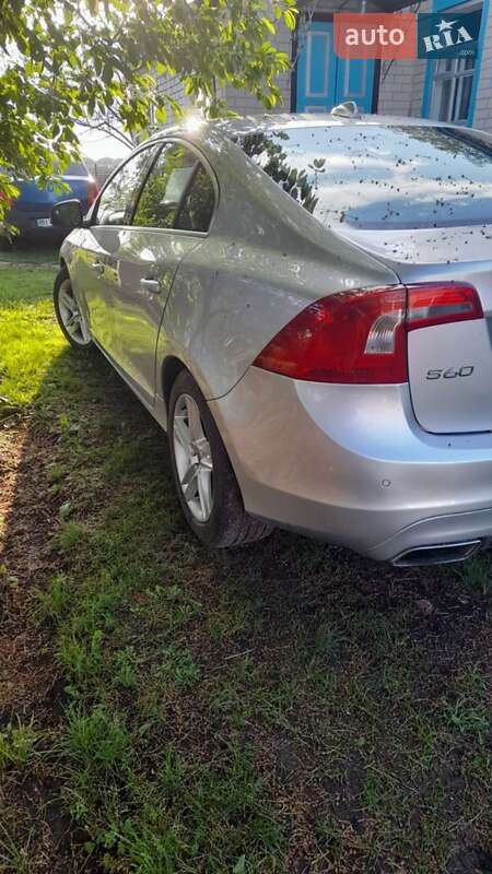 Седан Volvo S60 2015 в Горишних Плавнях