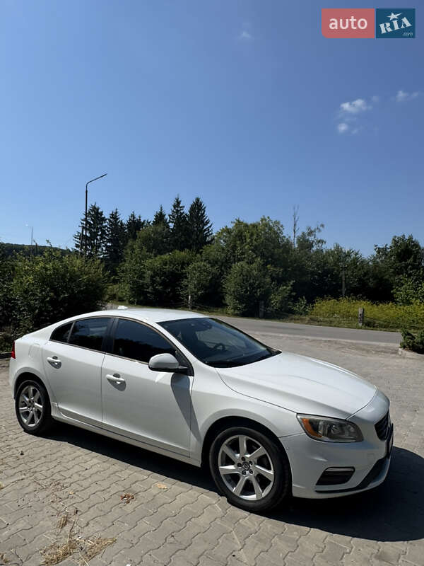 Седан Volvo S60 2015 в Тернополе