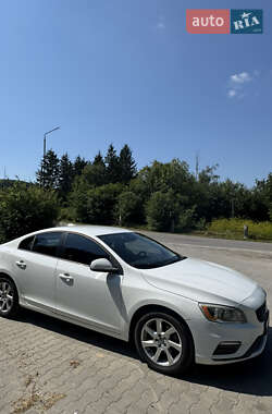 Седан Volvo S60 2015 в 