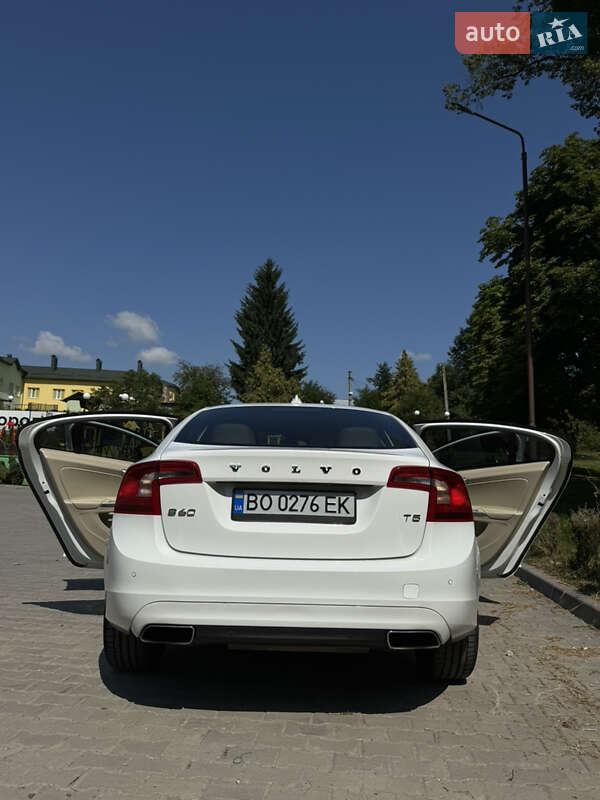 Седан Volvo S60 2015 в Тернополе