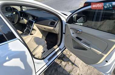Седан Volvo S60 2014 в 