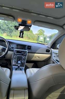 Седан Volvo S60 2014 в 