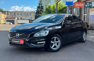 Седан Volvo S60 2015 в Киеве