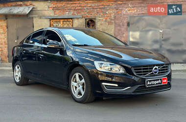 Седан Volvo S60 2015 в 