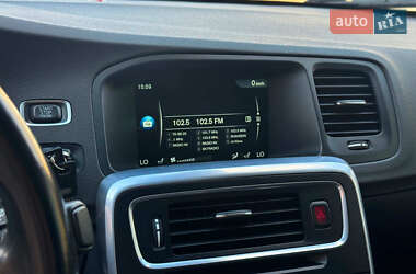 Седан Volvo S60 2015 в 