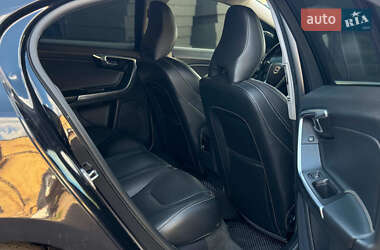 Седан Volvo S60 2015 в 