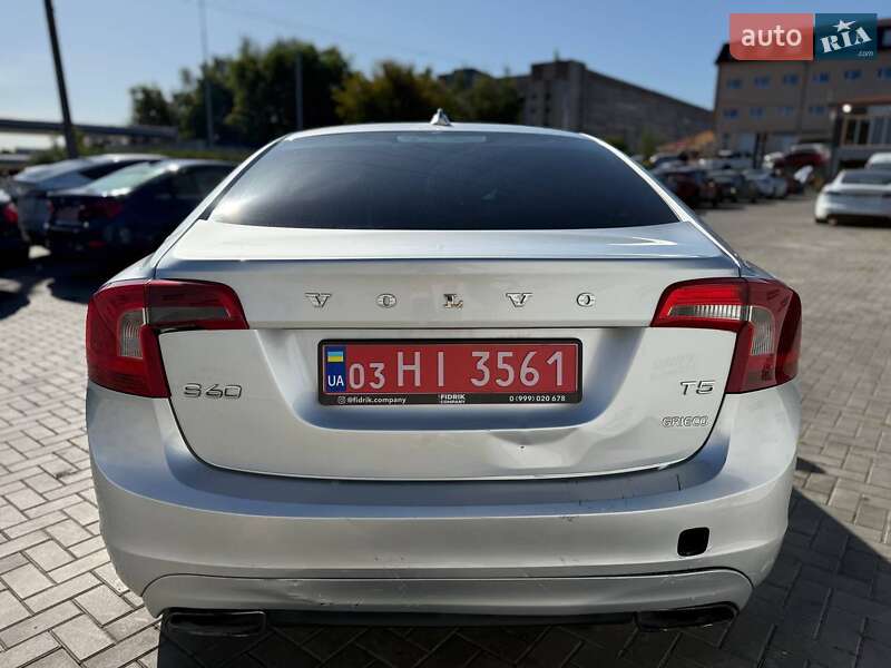 Седан Volvo S60 2015 в Луцке
