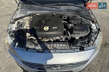 Седан Volvo S60 2015 в 