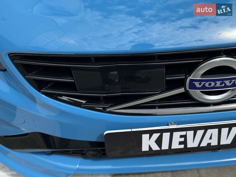 Седан Volvo S60 2017 в Киеве