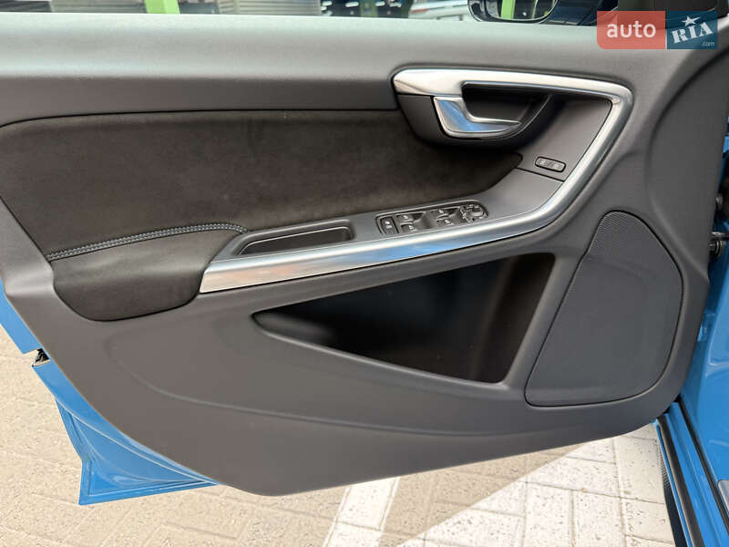 Седан Volvo S60 2017 в Киеве