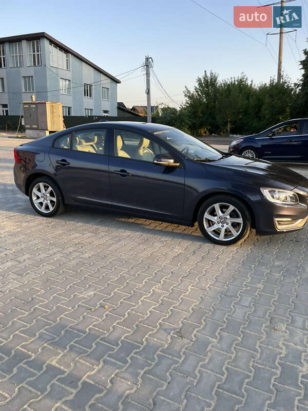 Седан Volvo S60 2015 в Виннице