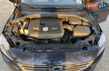 Седан Volvo S60 2015 в 