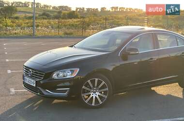 Седан Volvo S60 2015 в Рівному