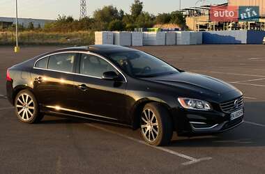 Седан Volvo S60 2015 в 