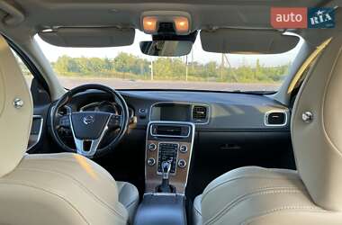 Седан Volvo S60 2015 в 